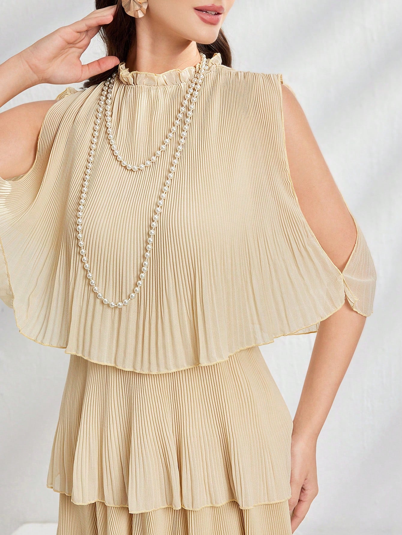 Unleash your timeless elegance with this chic off-shoulder short sleeve dress. Perfect for any occasion, this dress exudes style and sophistication with its solid color and flattering silhouette. Show off your glamorous side with this must-have addition to your wardrobe!
