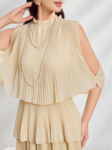 Unleash your timeless elegance with this chic off-shoulder short sleeve dress. Perfect for any occasion, this dress exudes style and sophistication with its solid color and flattering silhouette. Show off your glamorous side with this must-have addition to your wardrobe!
