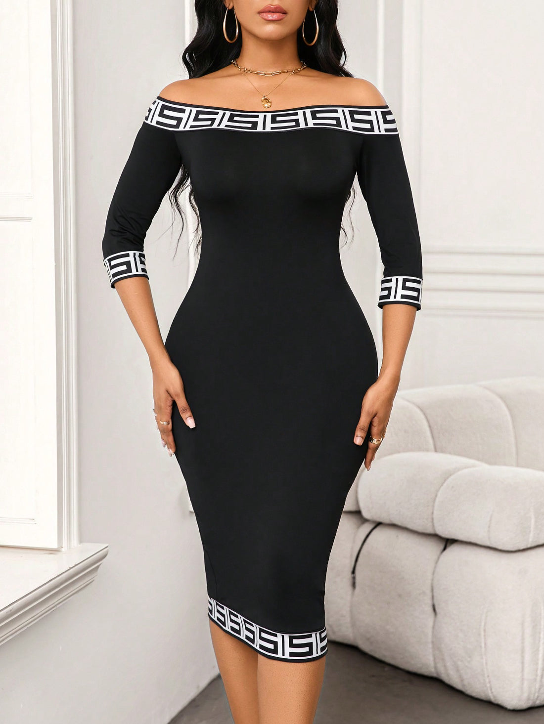 Flaunt your fashion-forward style in our Chic One-Shoulder Geometric Print Dress. This form-fitting dress features a unique one-shoulder design and a trendy geometric print. The long sleeves add a touch of elegance while also providing coverage. Perfect for the office or a night out, this dress will make a statement wherever you go.