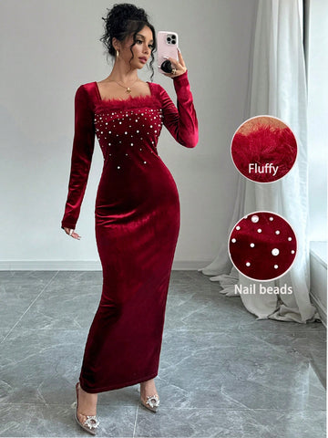 Expertly crafted with luxurious angora velvet, this chic bodycon dress will elevate your wardrobe. The classic square neck and pearl-embellished details add a touch of sophistication, while the furry trim adds a playful element. Perfect for any occasion, this dress is a must-have for any fashion-forward individual.