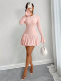 This chic pink mini cocktail dress is the perfect choice for winter celebrations, such as proms and weddings. Its elegant and stylish design is sure to make you stand out, while the warm fabric will keep you comfortable throughout the event. Make a statement and look stunning in this beautiful dress.