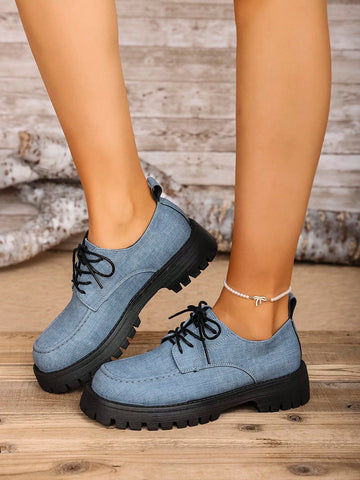 These chic plus-size black platform loafers are a fashionable take on British style. The thick sole and non-slip design provide comfort and stability. Upgrade your wardrobe with these quirky and stylish statement shoes!