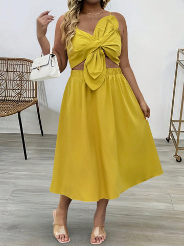 Turn heads with this chic plus size asymmetrical midi dress featuring a playful ruched hollow-out design. Its unique cut and flattering silhouette make it perfect for effortless style, whether you're out for brunch or dancing the night away. Embrace comfort and confidence with a dress that celebrates your curves in all the right places.