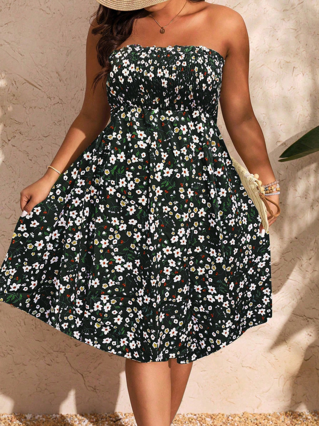 Embrace sunny days with this chic plus size boho floral strapless summer dress. Its breezy design and vibrant floral pattern make it perfect for effortless style and comfort. Whether you're strolling through a festival or enjoying a casual day out, this dress adds a playful, carefree vibe to your wardrobe.