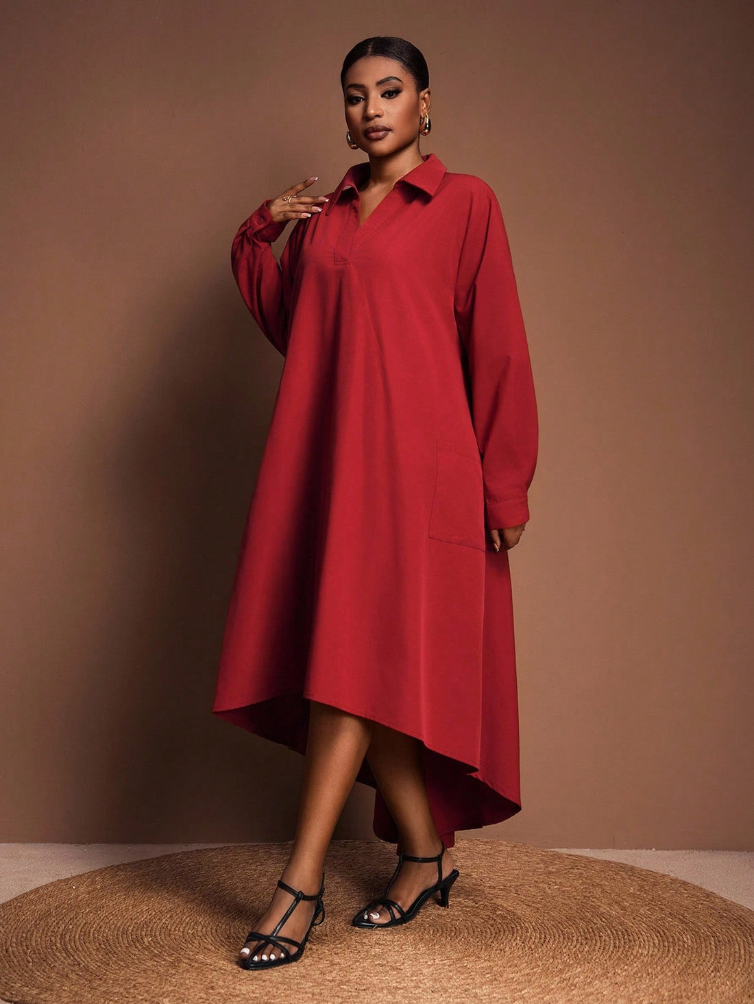 Turn heads with this chic plus size burgundy bodycon mini dress, featuring an asymmetric design that adds a flirty twist to your look. Perfect for a vintage western resort vibe, its rich color and figure-hugging fit let you dance through any occasion with confidence and charm. Embrace your curves and make a stylish statement wherever you go!