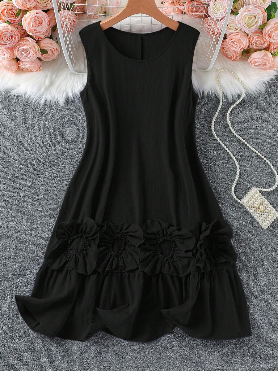 Turn heads with this navy blue sleeveless dress, designed with a playful floral print that embraces your curves in all the right places. Its round neck adds a touch of classic charm, while the plus-size fit ensures comfort and confidence for every occasion. Perfect for sunny days or evening outings, this dress brings fun and flair to your wardrobe.