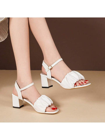 Step into summer fun with these Chic Plus Size Open Toe Chunky Heel Sandals! Featuring a single strap and adjustable buckle, they offer both style and comfort. The chunky heel adds a trendy touch while keeping you steady on your feet—perfect for warm-weather adventures and playful days out.