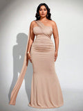Turn heads effortlessly in this chic plus size mermaid dress, designed with flattering ruching and a stylish halter neck. Its solid color and elegant silhouette make it perfect for any special occasion where you want to shine. Embrace your curves and dance the night away with confidence and flair!