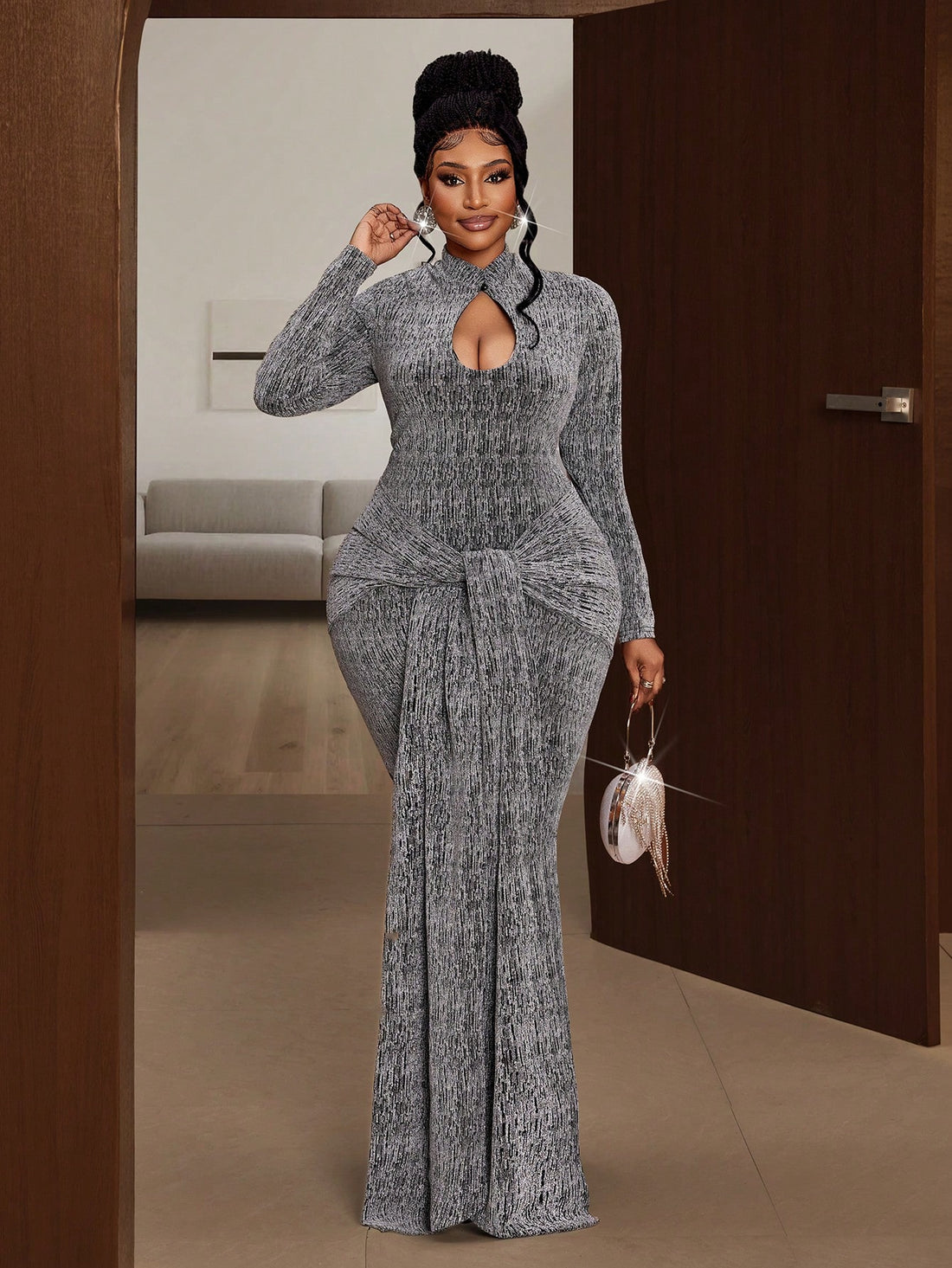 Elevate your autumn wardrobe with this stunning plus-size dress that's equal parts sophisticated and fun! The long sleeves keep you cozy while the eye-catching hollow-out design adds an edgy, modern twist. The fishtail hem creates a flattering silhouette that moves beautifully with you. Perfect for date nights, brunch with friends, or any occasion where you want to feel confident and fabulous. This piece proves that chic style has no size limits—embrace your curves and turn heads this season!