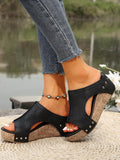 Step out in style with our Chic Plus Size Sandals! These waterproof cross-strap beauties feature a comfortable thick block heel and peep toe design that's perfect for beach days or city strolls. Splash through puddles, dance in the sand, or turn heads on the boardwalk—these versatile slippers bring fun to your outdoor adventures while keeping your feet happy all day long!