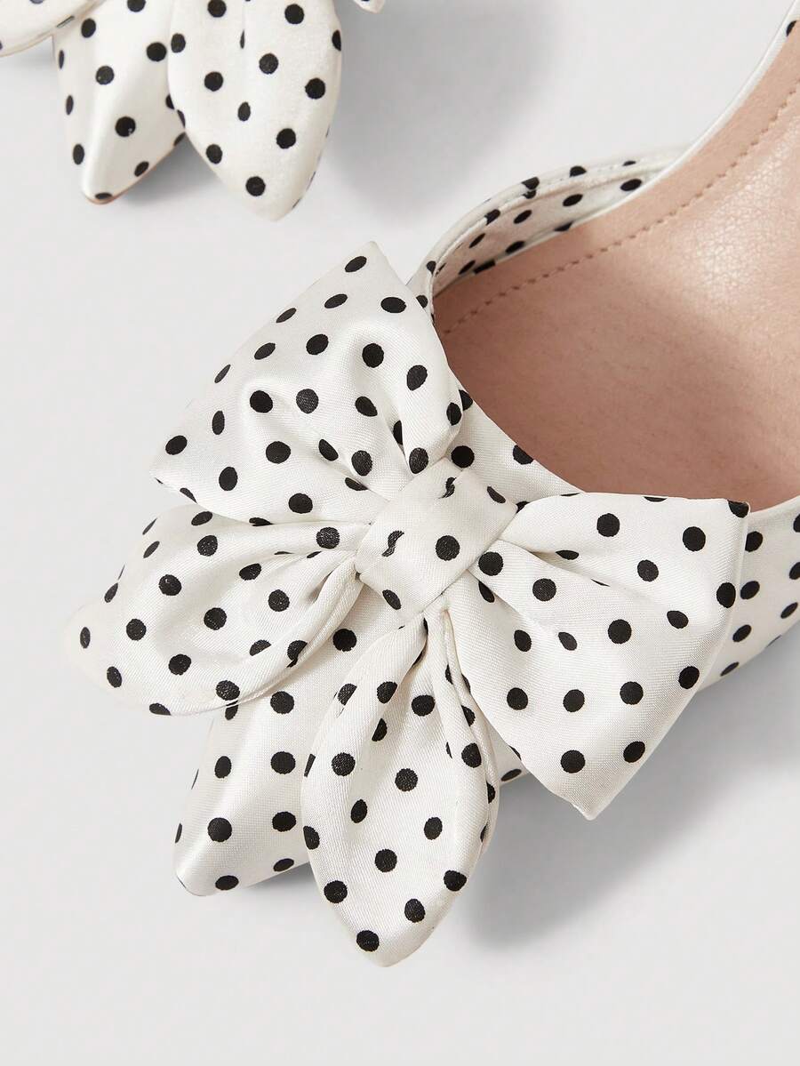 Experience the breathtaking fusion of mid-century cinematic heritage and sharp, modern architectural tailoring. This stunning pointed-toe ensemble is meticulously designed for the woman who values a high-fashion, "quiet luxury" approach to festive shoes—the ultimate centerpiece for prestigious Christmas celebrations, exclusive holiday galas, and high-authority winter soirées.
