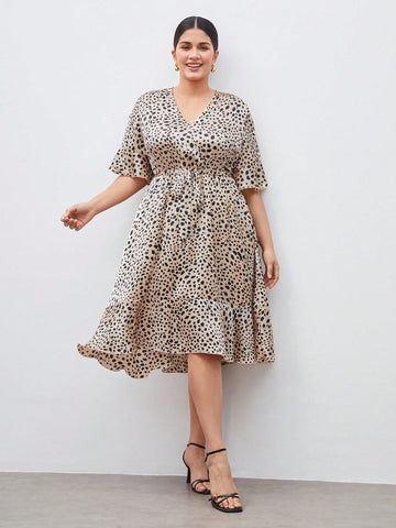 Step out in style with this playful plus size dress featuring a classic polka dot pattern. The waist-cinching detail flatters your figure while offering comfort for all-day wear. Perfect for any occasion, it combines effortless charm with a fun, flirty vibe.