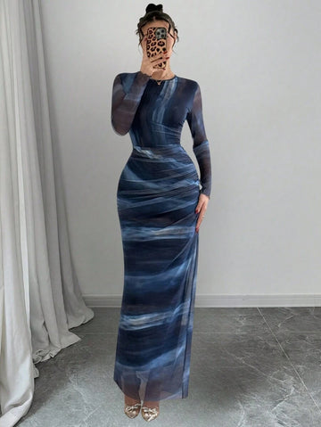 Exude Artistic Sophistication in Our Chic Ruffle Tie-Dye Long Sleeve Dress!

Experience the breathtaking fusion of bohemian heritage and sharp, modern architectural tailoring. This stunning tie-dye long sleeve dress is meticulously designed for the woman who values a high-fashion, "quiet luxury" approach to seasonal dressing—the ultimate centerpiece for prestigious autumn gallery openings, exclusive weekend retreats, and high-authority fall social gatherings.

Iconic Tie-Dye Artistry: Featuring a masterfull