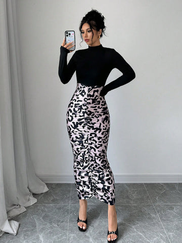 Upgrade your wardrobe with our Chic Simplicity dress. Made for women, this dress features a solid color design with stylish splicing details. The perfect combination of elegance and simplicity, it's versatile for any occasion. Stay fashionable with this short dress that will make you stand out from the crowd.