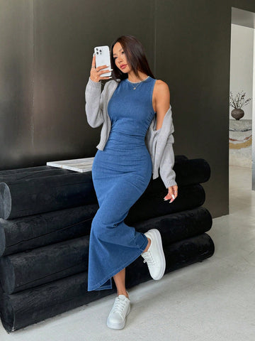 Unleash your inner fashionista with our Chic & Sleek denim dress! Made with stretchy material, this sleeveless dress is perfect for any occasion. Look effortlessly stylish with this versatile piece that combines comfort and style. Say goodbye to boring dresses and hello to Chic & Sleek!