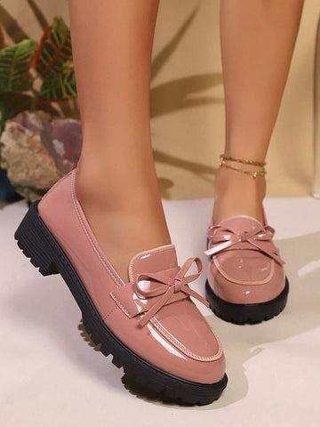 Step into effortless style with these chic solid color women’s loafers, accented by a charming bow detail. Perfect for school days or casual outings, they blend comfort with a playful touch, making every step a little more fun and fabulous.