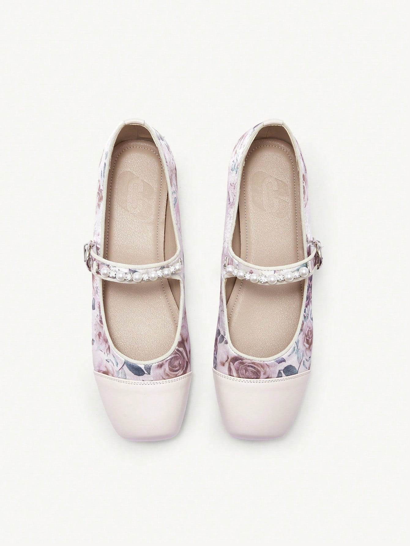 Elevate your style with these elegant and comfortable Chic Square Toe Rhinestone & Pearl Slip-On Flats. With a square toe design, sparkling rhinestone embellishments, and delicate pearl detailing, these flats add a touch of sophistication to any outfit. Perfect for those seeking comfort without sacrificing style.