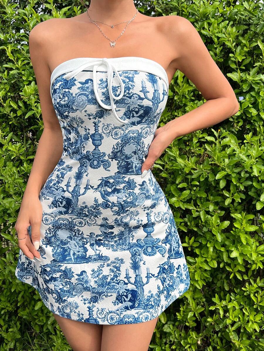 Get ready to turn heads with this chic strapless knitted dress! Featuring a unique portrait print, this dress is perfect for stylish women who want to stand out from the crowd. Its strapless design adds a touch of elegance, while the knitted fabric keeps you comfortable and stylish. Perfect for any occasion, this dress is a must-have for your wardrobe!