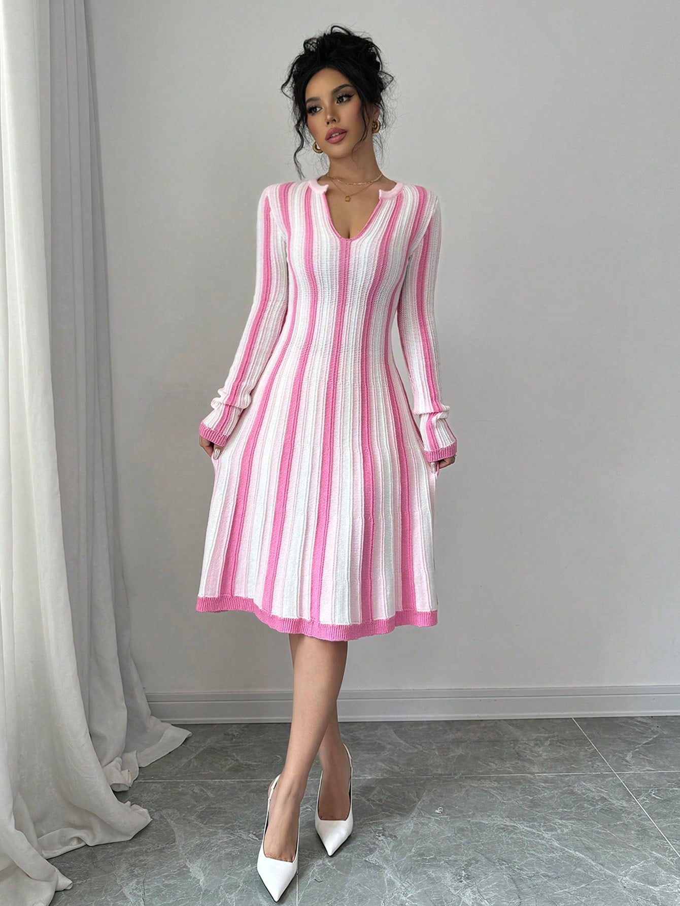 Take on the changing seasons with this effortlessly stylish Chic Striped V-Neck Long Sleeve Sweater Dress. The classic v-neck and long sleeves keep you cozy, while the bold stripes add a touch of playfulness. Perfect for a fun and fashionable spring or autumn look.