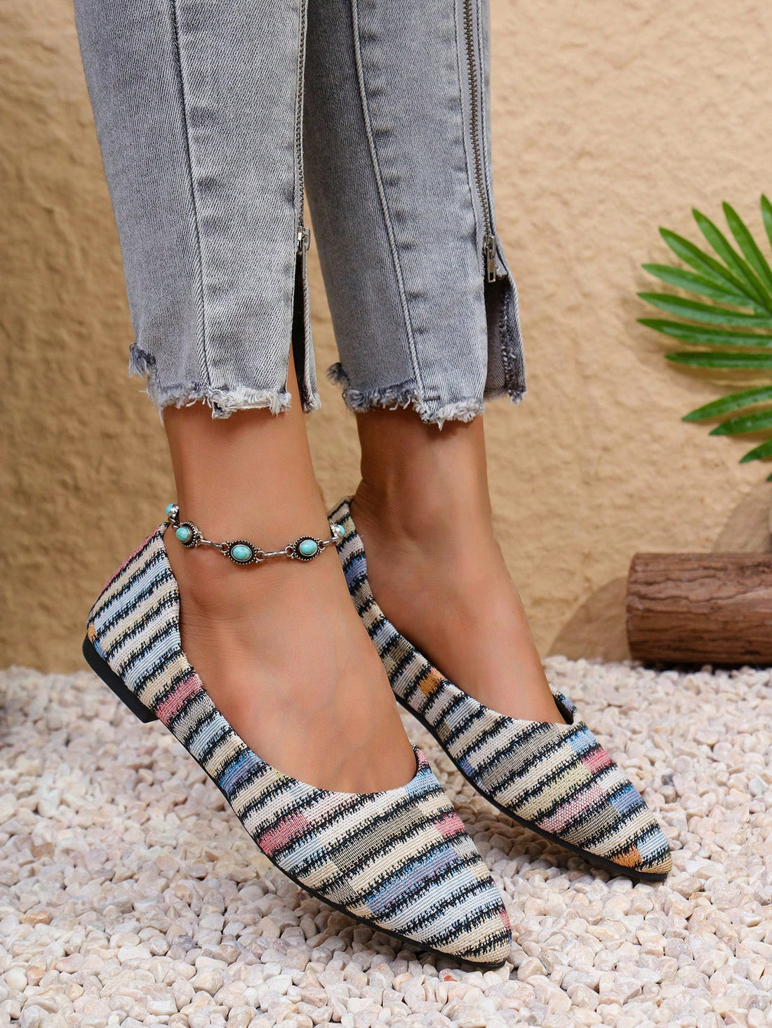 Effortlessly elevate your style with our Chic Striped Woven Princess Flats. Designed with a super soft pointed toe, these slip-on loafers provide both comfort and sophistication. The chic striped woven pattern adds a touch of elegance, making these flats the perfect addition to any outfit.