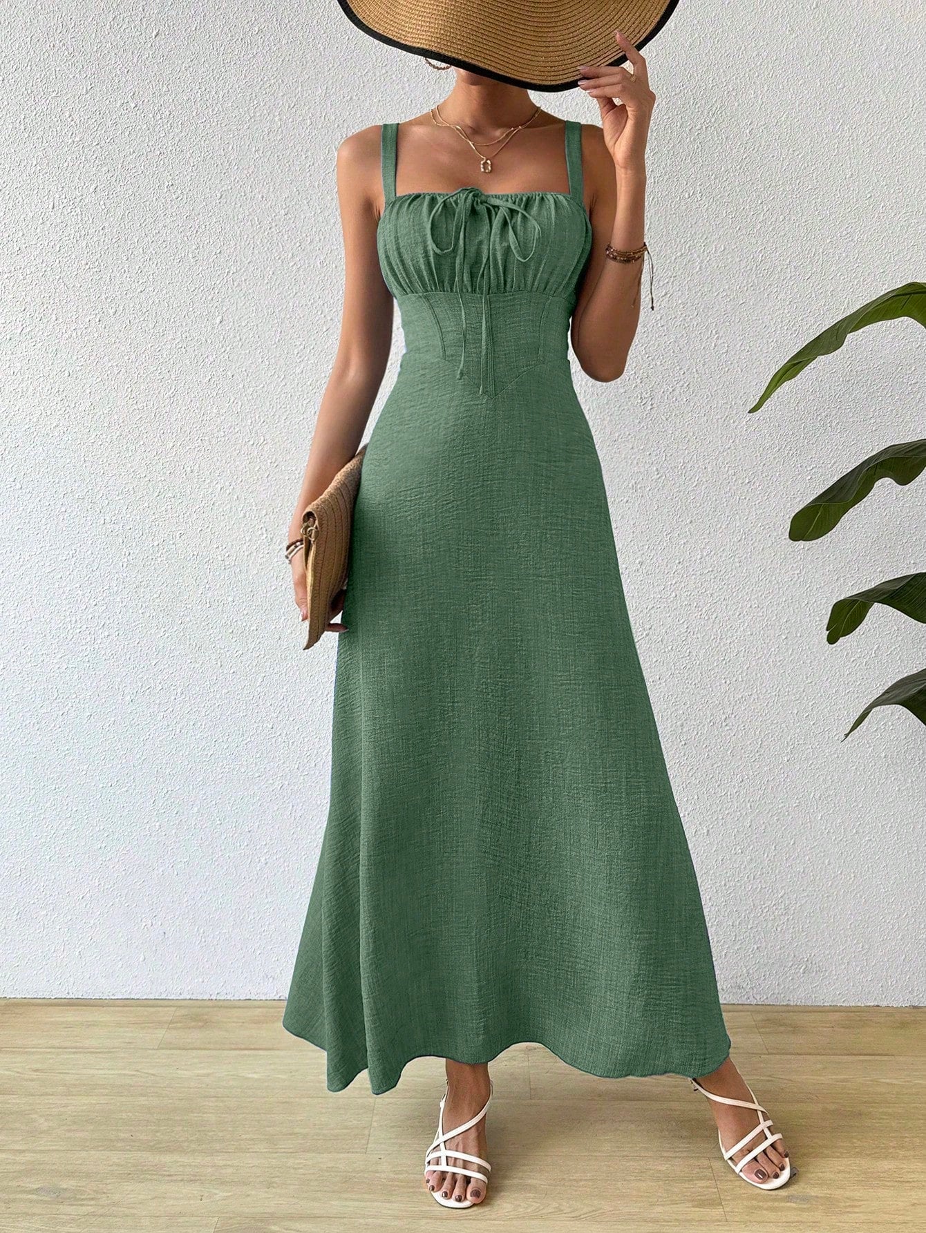 Elevate your summer wardrobe with our Chic Summer Essential: Solid Color Square Neck Waist-Cinched Dress. Featuring a flattering square neck and waist-cinched design, this dress allows you to showcase your curves while staying comfortable. Perfect for any occasion, this must-have dress is sure to become a staple in your closet.
