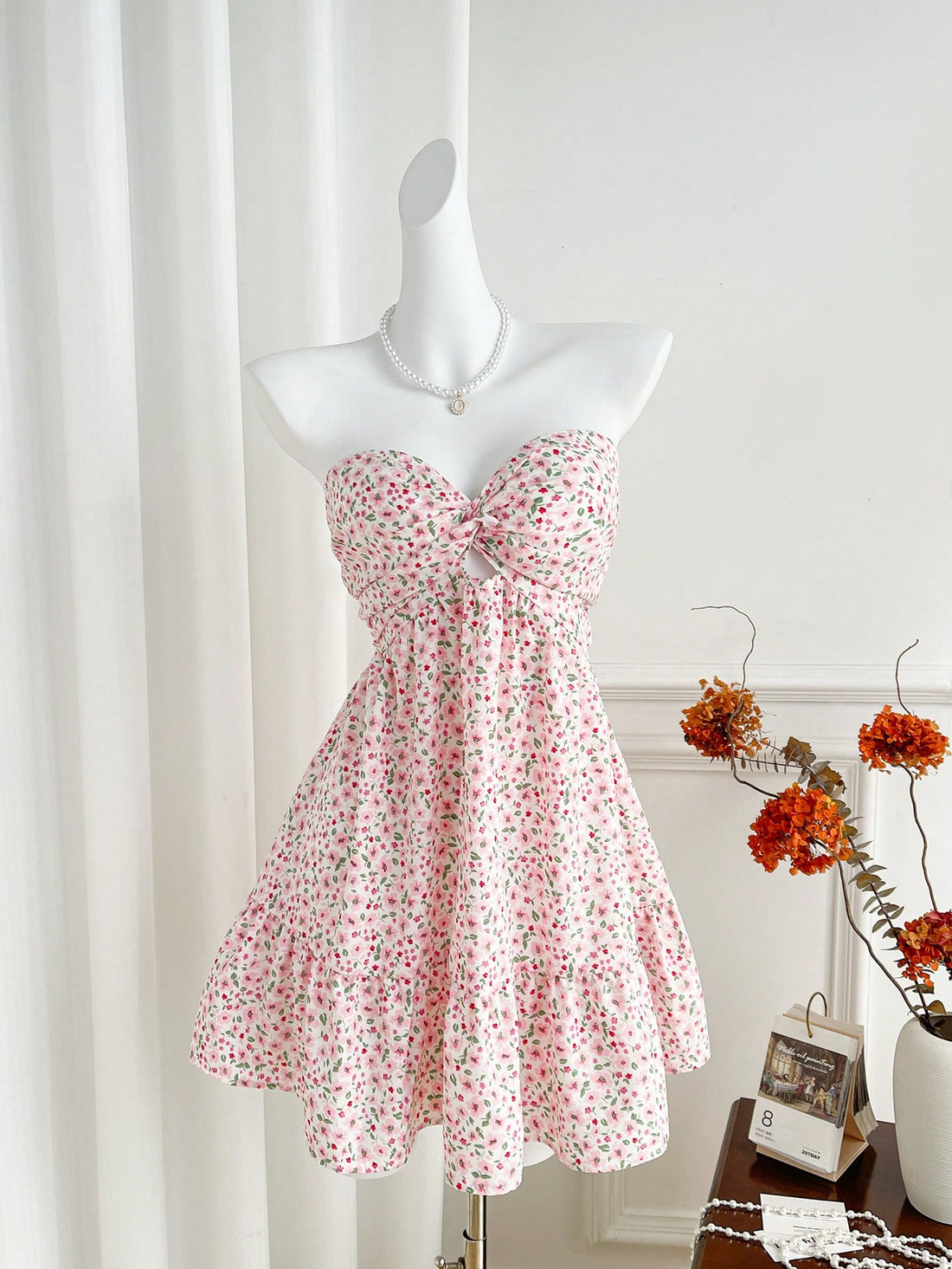 Step into sunny days with the Chic Summer Minimalist Short Dress by Sweetra. This playful, casual dress combines effortless style with a breezy fit, perfect for warm weather adventures. Its clean lines and simple design make it easy to dress up or down, keeping you cool and chic all summer long.