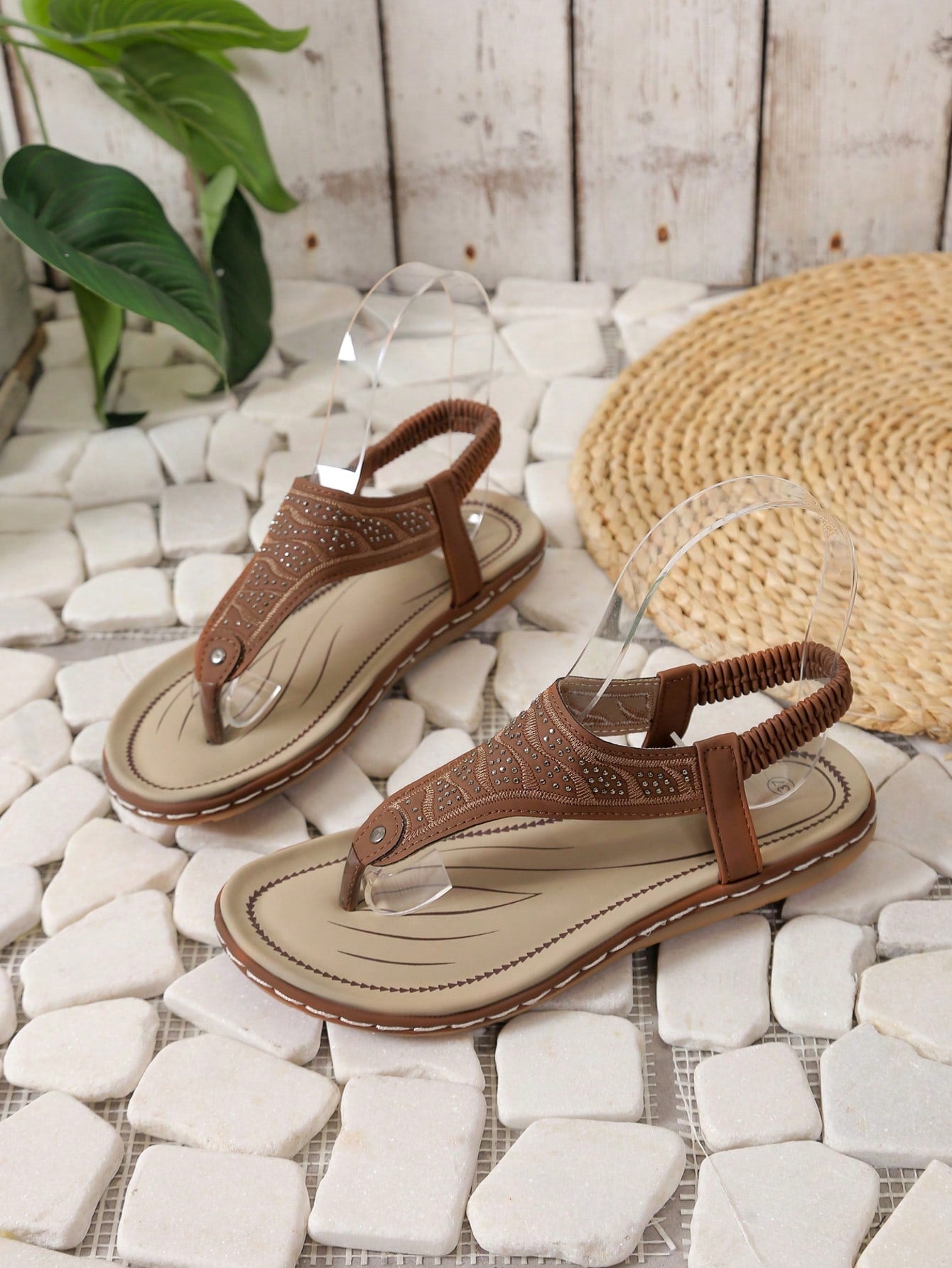 Step into summer with Chic Summer Vibes flip-flops! These stylish and comfortable flip-flops feature a thick sole for ultimate comfort, allowing you to walk in style all day long. Get your pair now and experience the ultimate summer vibes!