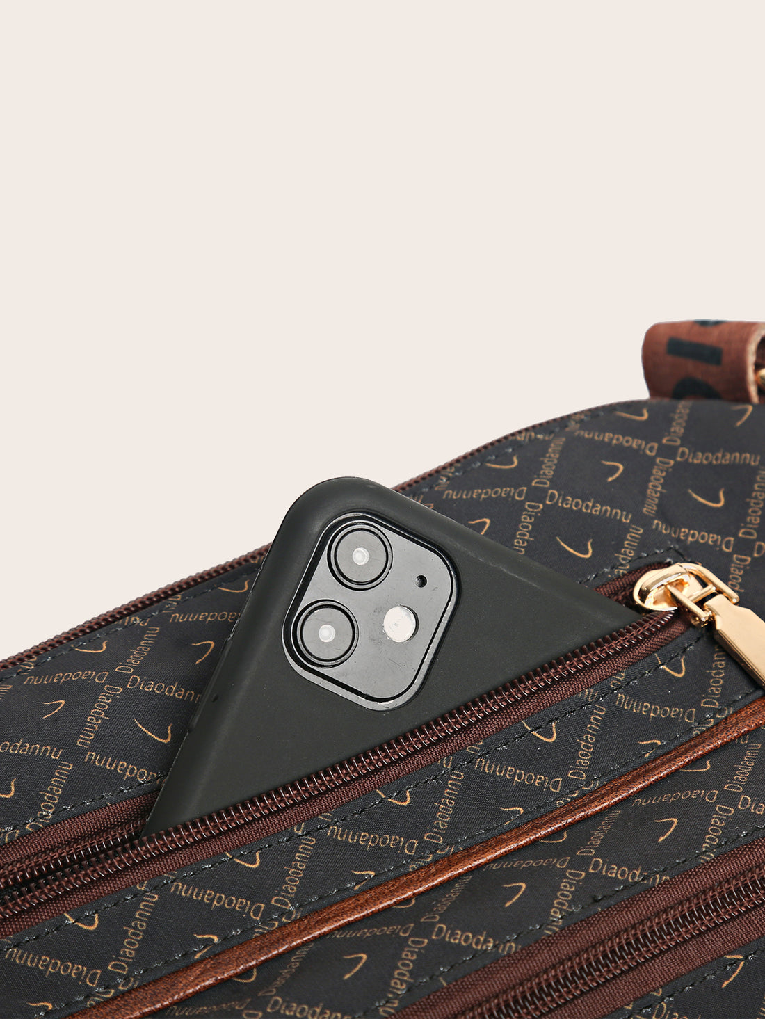 Be the envy of all your friends with this chic vintage heart decor shoulder bag set! Featuring a stylish multi-pocket crossbody bag and mini bag, this set is perfect for modern women on the go. Stay organized and looking stylish with this unique and versatile set.