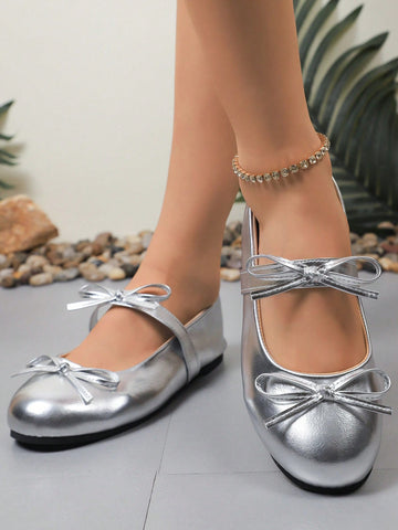 Step into timeless charm with these Chic Vintage Mary Jane Ballet Flats for Women. Their classic design pairs effortlessly with your favorite spring and summer skirts, adding a playful yet elegant touch to any outfit. Lightweight and comfortable, these flats keep you dancing through sunny days with ease and style. Perfect for those who love a blend of vintage flair and modern comfort.