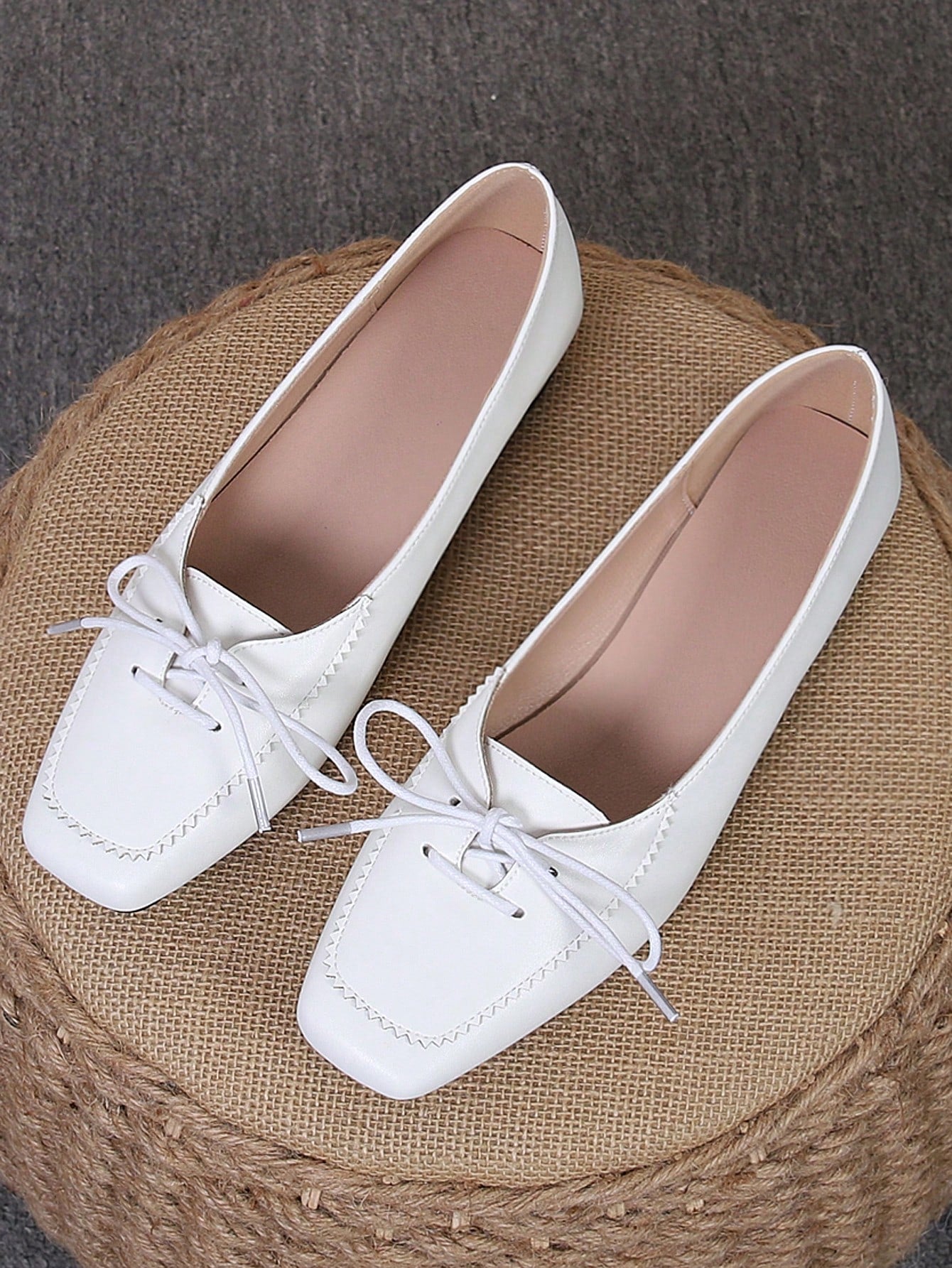 Elevate your style with our Chic Vintage Two-Tone Square Toe Loafers! These timeless shoes feature a sleek design, complete with a square toe and thick heels for added comfort. Perfect for any occasion, these loafers add a touch of sophistication to any outfit. Step out in style and confidence with these must-have shoes!