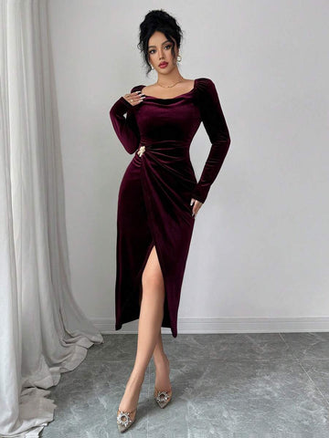 Experience the breathtaking fusion of heritage luxury and sharp, modern architectural tailoring. This stunning velvet wrap ensemble is meticulously designed for the woman who values a high-fashion, "quiet luxury" approach to seasonal dressing—the ultimate centerpiece for prestigious winter retreats, exclusive holiday soirées, and high-authority evening outings.