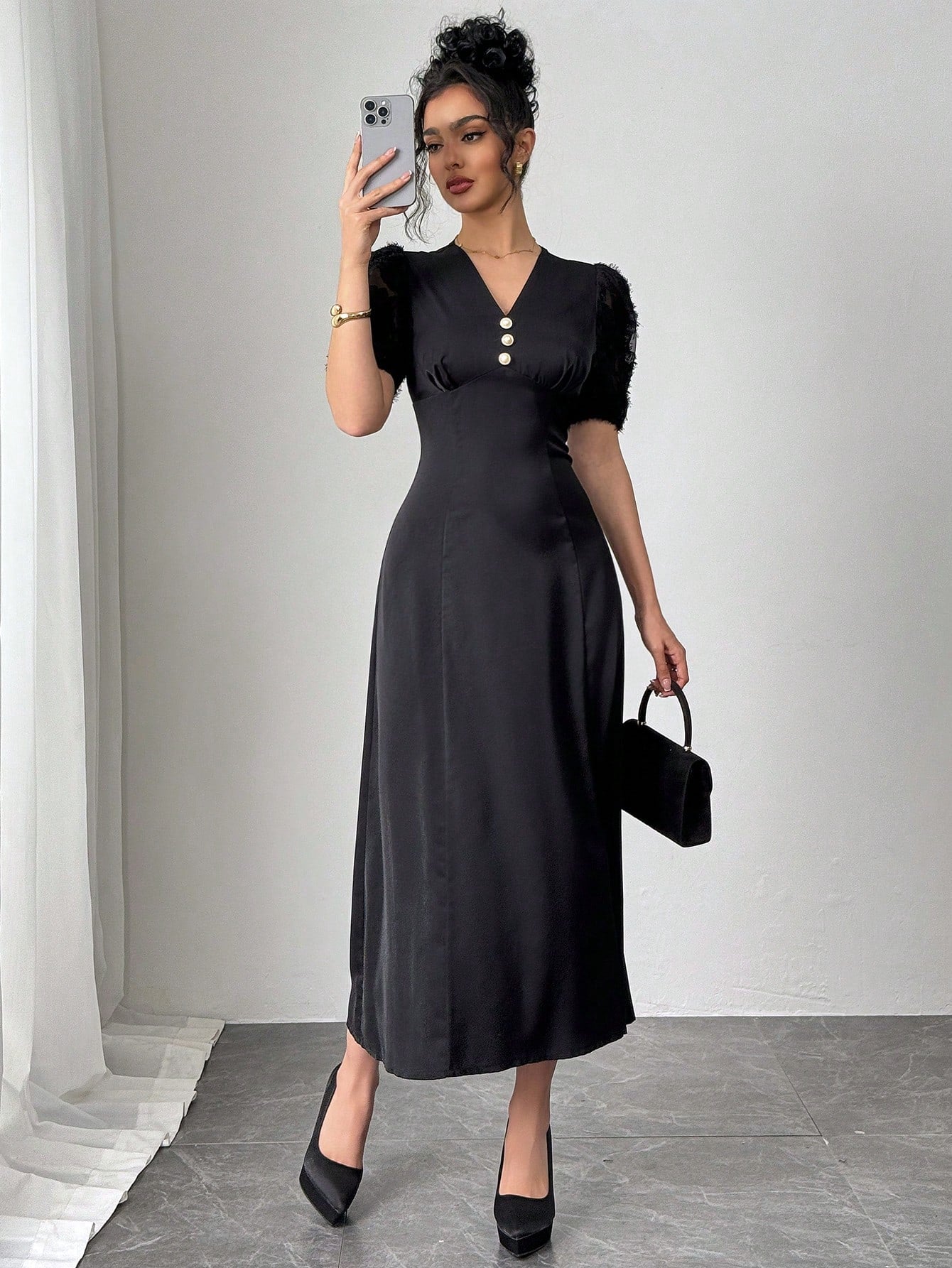 Introducing the Chic Women's Elegant Solid Color Puff Sleeve Cutout Dress, the ultimate choice for effortless style. Featuring a chic and elegant design, this dress will effortlessly elevate your wardrobe. With its solid color and trendy puff sleeves, you'll be the talk of the town. Upgrade your style with this statement dress!