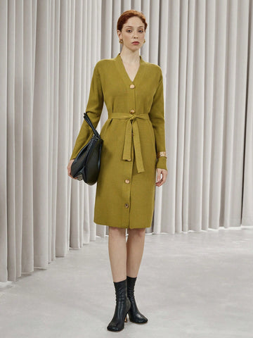 Step into cozy elegance with this chic women's knit sweater dress, perfect for autumn and winter days. Featuring eye-catching golden button details, it adds a touch of sparkle to your chilly-season wardrobe. Soft, warm, and effortlessly stylish, this dress keeps you comfy while turning heads wherever you go. Embrace the season with playful charm and timeless fashion!