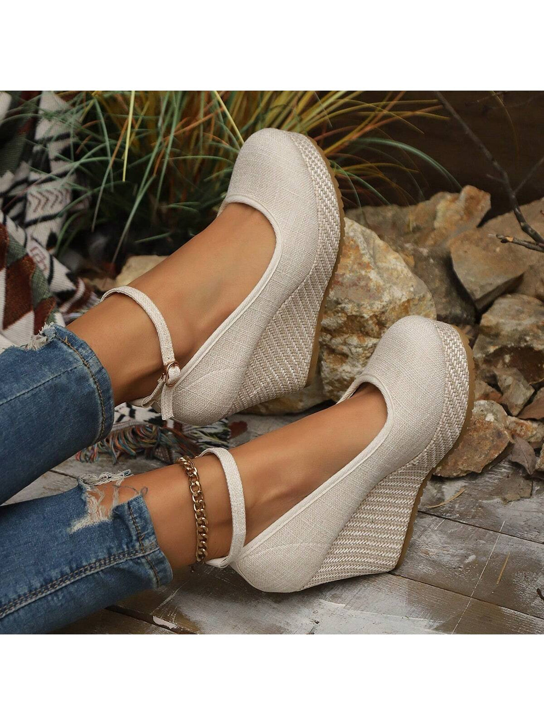 Slip on these chic platform shoes for a stylish and comfortable boost! The breathable linen material keeps your feet cool and dry, while the high heels add a touch of elegance to any outfit. And with their water-resistant design, you can stay fashionable even in wet weather. Step up your fashion game with these versatile shoes! (No instructions revealed)