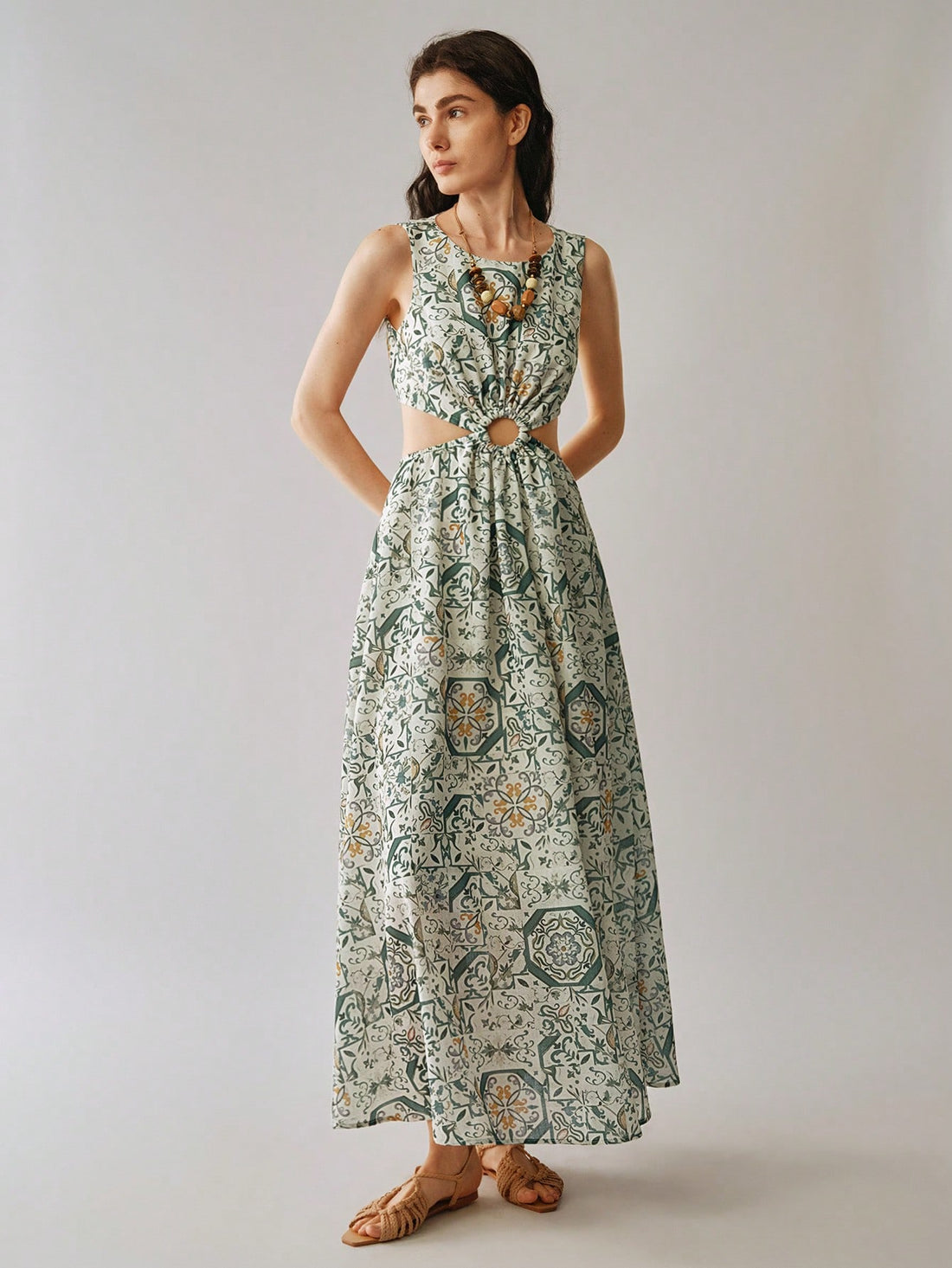 Get ready to turn heads on your next vacation with this chic print linen-like dress! The backless design adds a touch of glamour while the linen-like fabric keeps you cool and stylish. Perfect for those who want to stay fashionable and comfortable on their holiday.