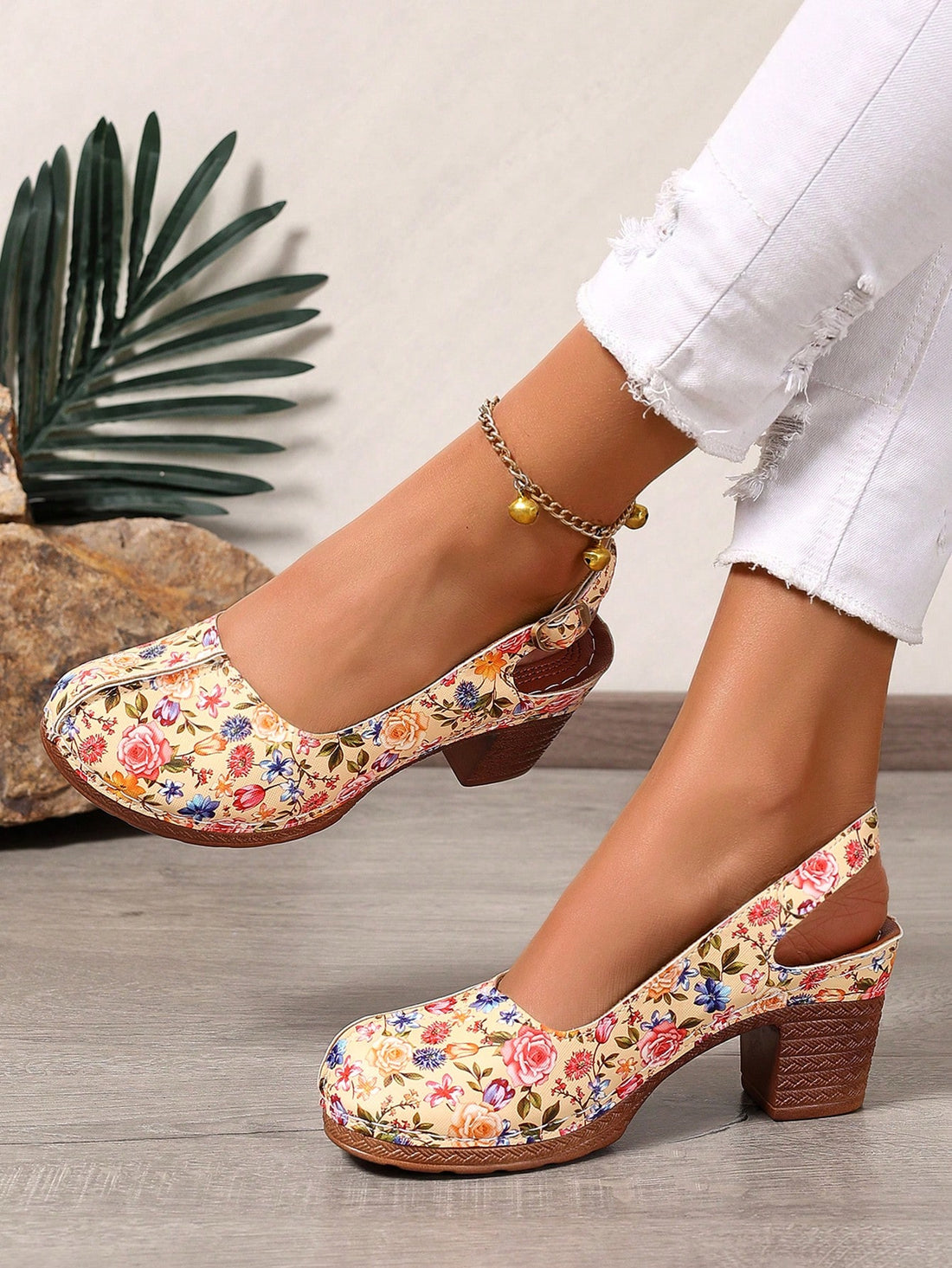 Step out in style with these chic women's retro round toe high heel sandals. Featuring a playful buckle strap, they add a trendy twist to any outfit while providing a secure fit. Perfect for turning heads at parties or elevating your everyday look with a touch of vintage flair.