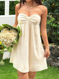 Get ready to turn heads with our Chic Women's Solid Color Ruffle Strapless Fashion Dress! With effortless style and a ruffle design, this dress will take your outfit game to the next level. Perfect for any occasion, this dress is a must-have for any fashion-forward woman (and an effortless choice for looking chic)!