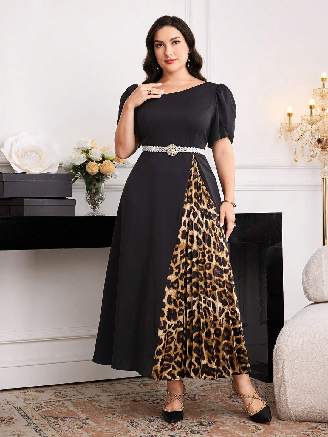 Bring on the sunny days with this chic plus-size short sleeve summer dress! Designed for comfort and style, it flows effortlessly while keeping you cool. Perfect for days when you want to feel fabulous without fuss, this dress is your go-to for easy, playful summer vibes.