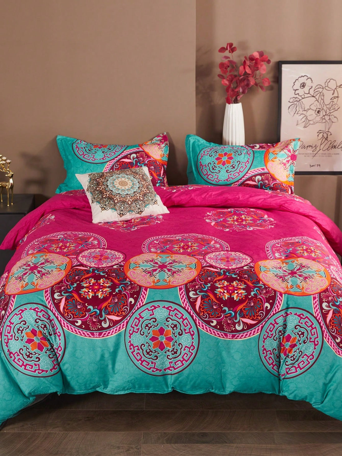 Add a touch of holiday cheer to your bedroom with our Festive Holiday Cheer duvet cover set. Made of high-quality polyester, this 3-piece set features a festive Christmas print that will make your bed the center of attention. Transform your room into a winter wonderland with this cozy and stylish duvet cover set.