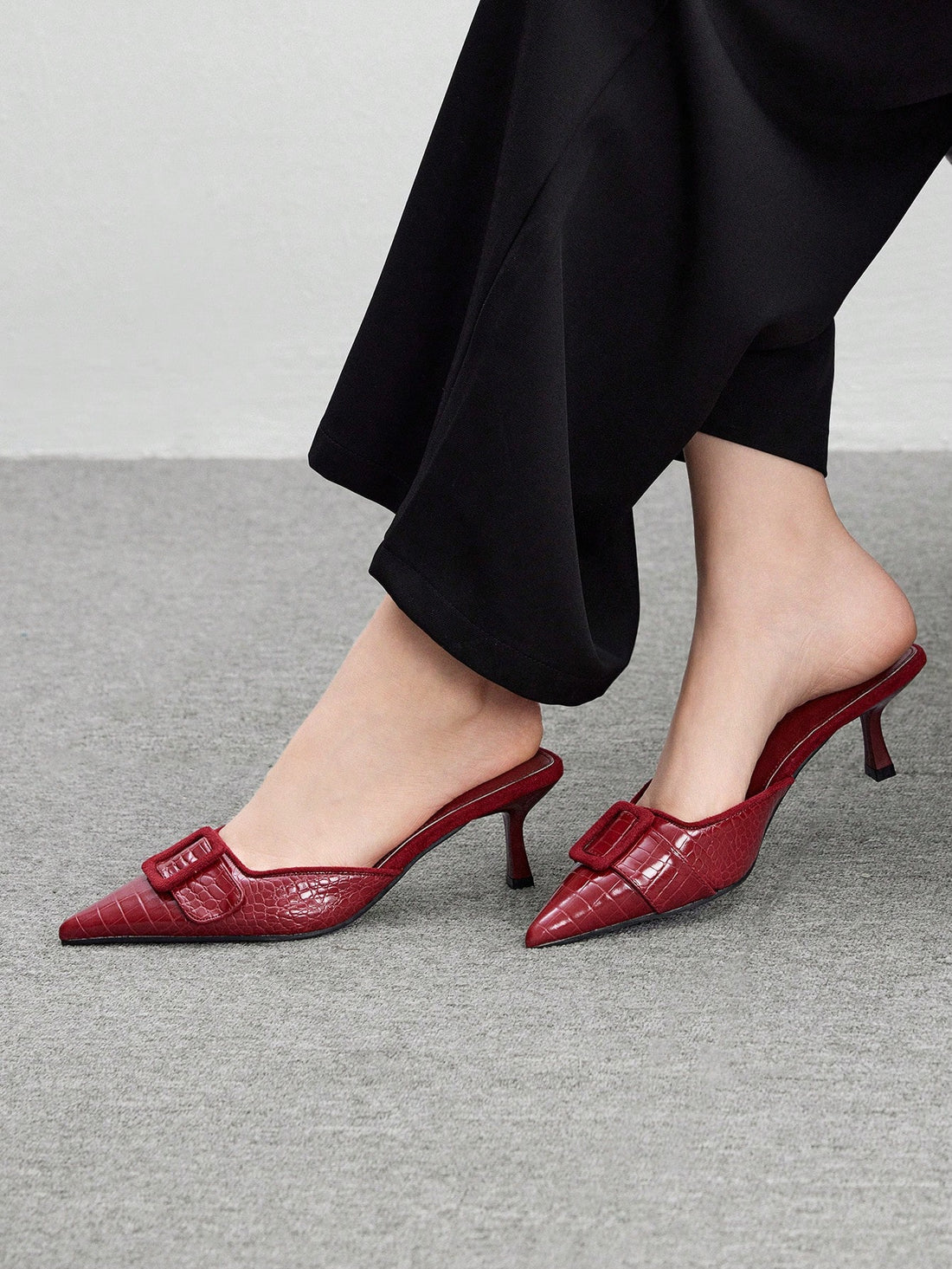 Be effortlessly stylish in these sleek pointed toe backless heels with a fierce animal print. Designed to elevate your look with a touch of playfulness and quirk. Conquer the fashion jungle with these chic and stylish shoes!