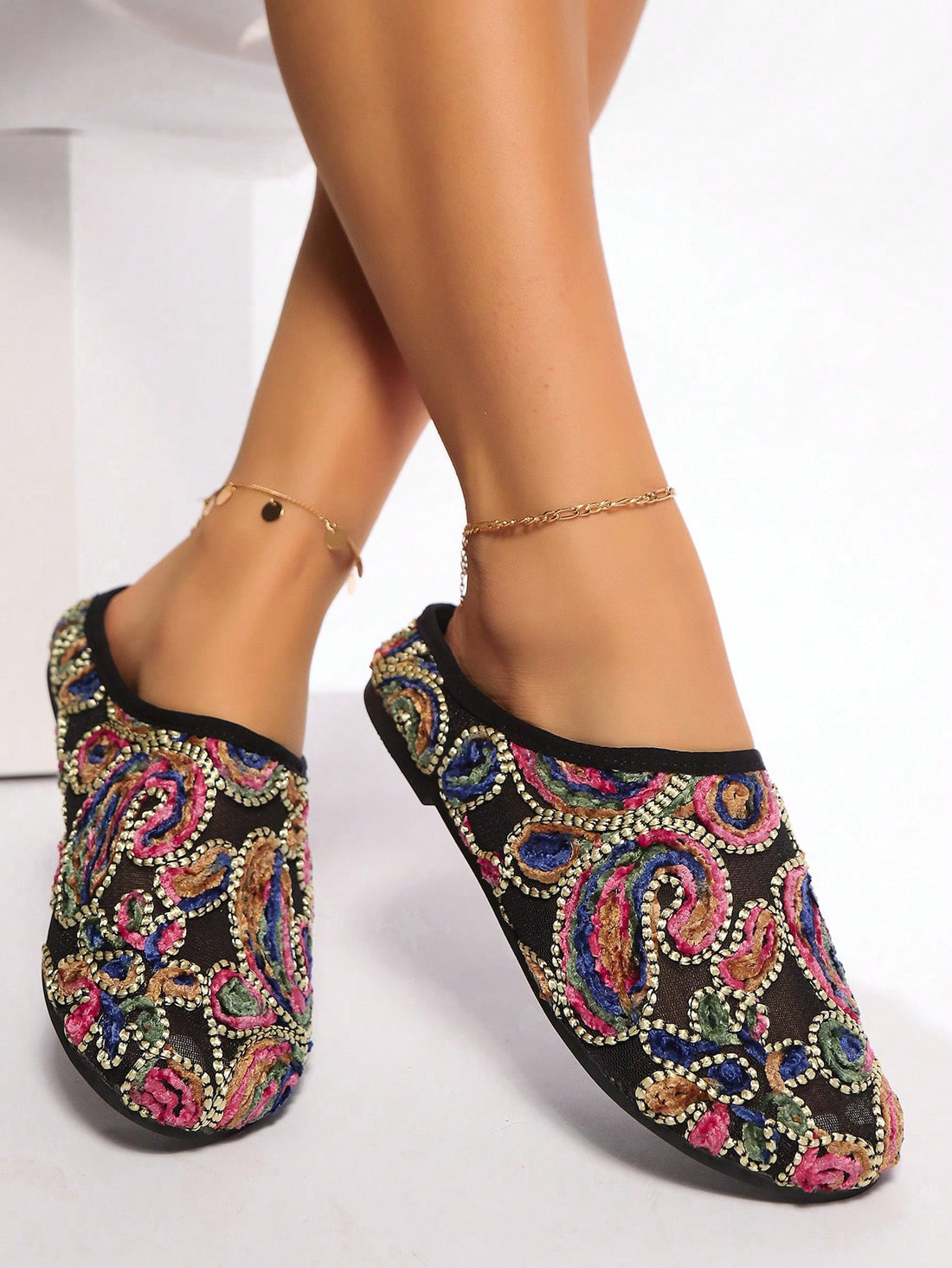 Step into style and comfort with our Colorful Glitter Slip-On Flat Slides for Women! Perfect for both casual and party occasions, these sandals will add a touch of sparkle to any outfit. Slip them on and stand out in the crowd - because who says glitter is just for kids?!