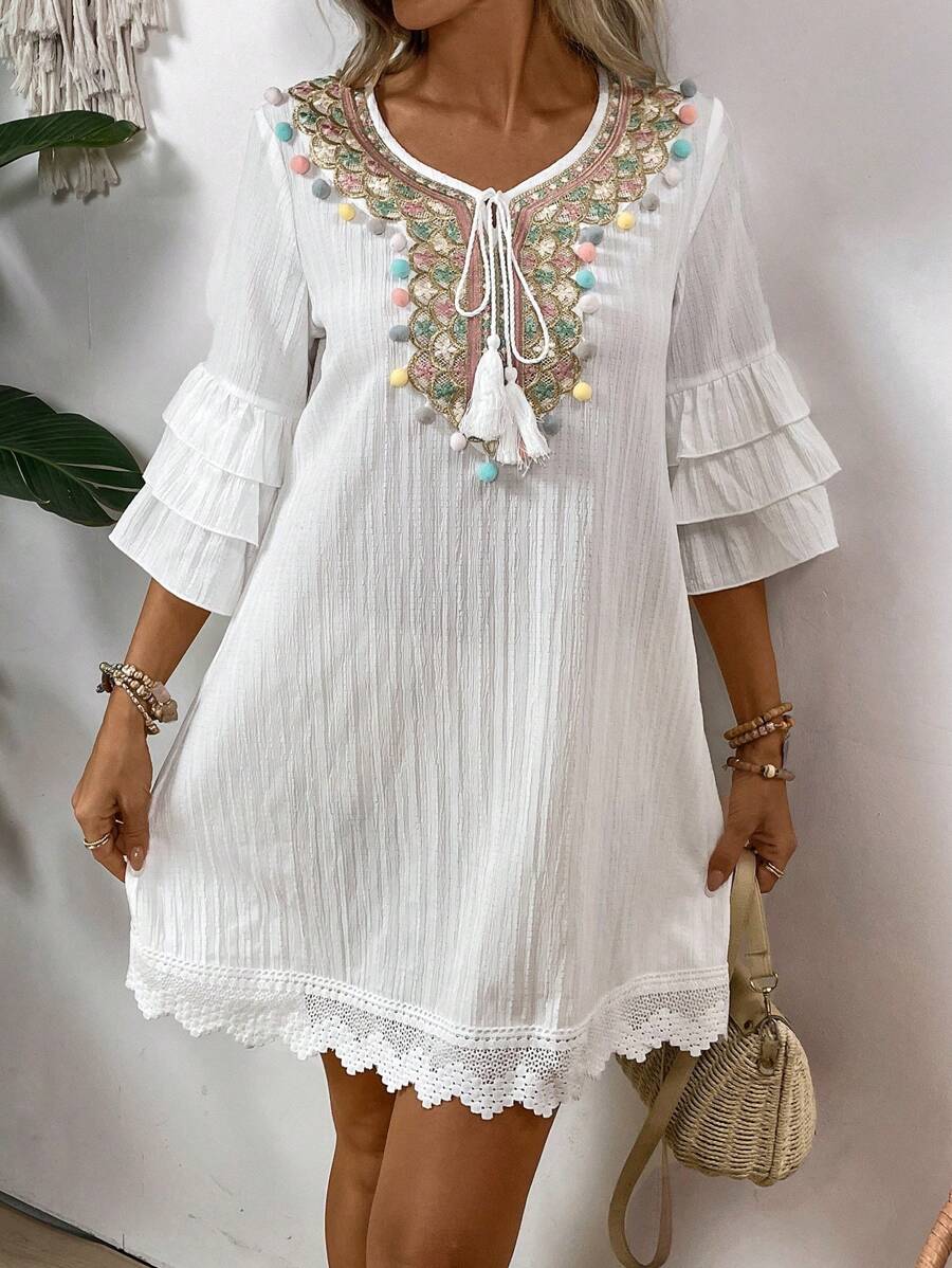 Experience the breathtaking fusion of artisanal bohemian heritage and sharp, modern architectural tailoring. This stunning pom-pom ensemble is meticulously designed for the woman who values a high-fashion, "quiet luxury" approach to seasonal dressing—the ultimate centerpiece for prestigious vacation retreats, exclusive beach clubs, and high-authority summer outings.