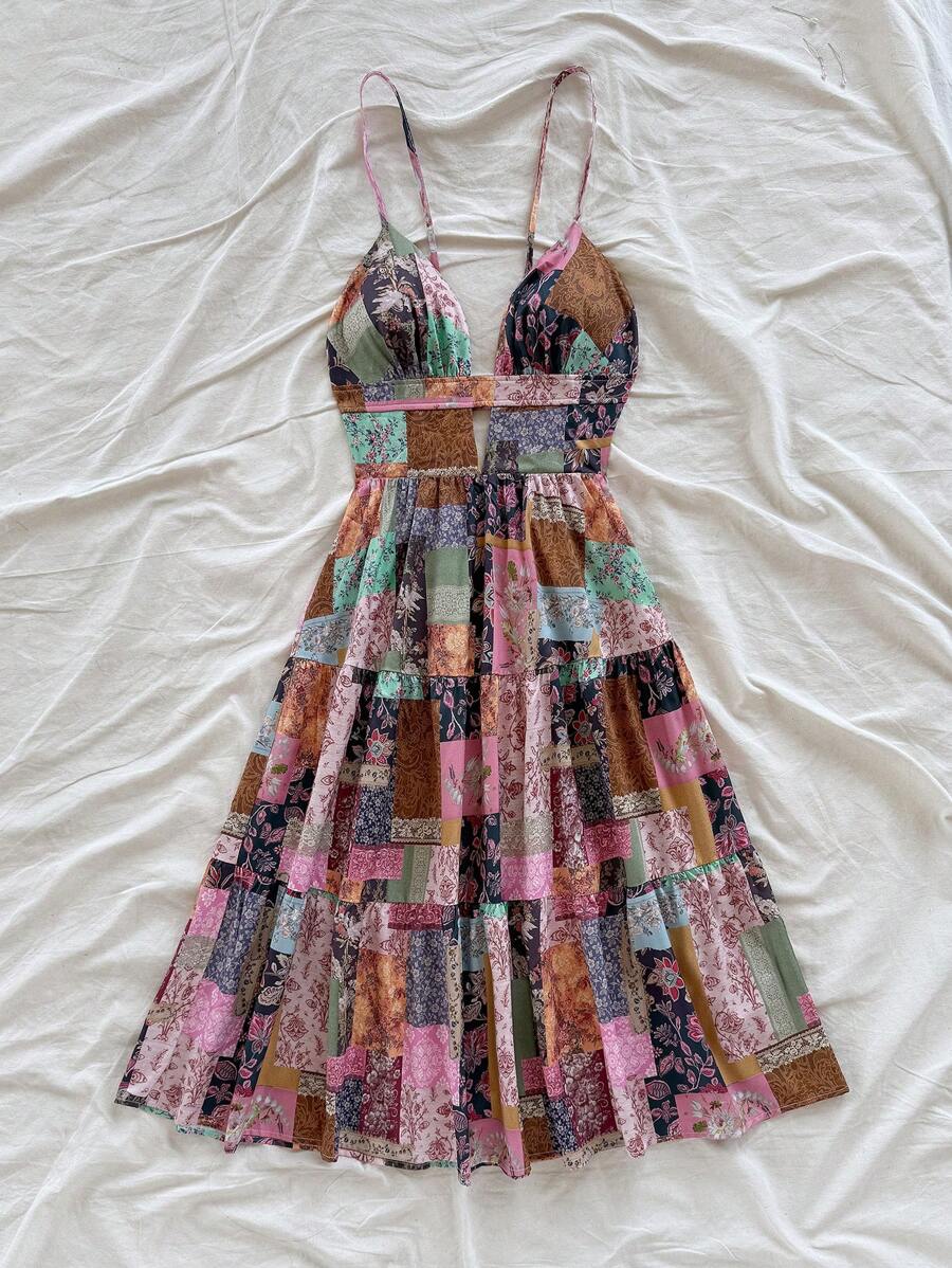Exude Sun-Drenched Sophistication in Our Colorful Vintage Folk Pattern Dress!

Experience the breathtaking fusion of heritage artisanal artistry and sharp, modern architectural tailoring. This stunning spaghetti-strap ensemble is meticulously designed for the woman who values a high-fashion, "quiet luxury" approach to seasonal dressing—the ultimate centerpiece for prestigious coastal retreats, exclusive island soirées, and high-authority summer vacations.

Iconic Folk Pattern Artistry: Featuring a masterful