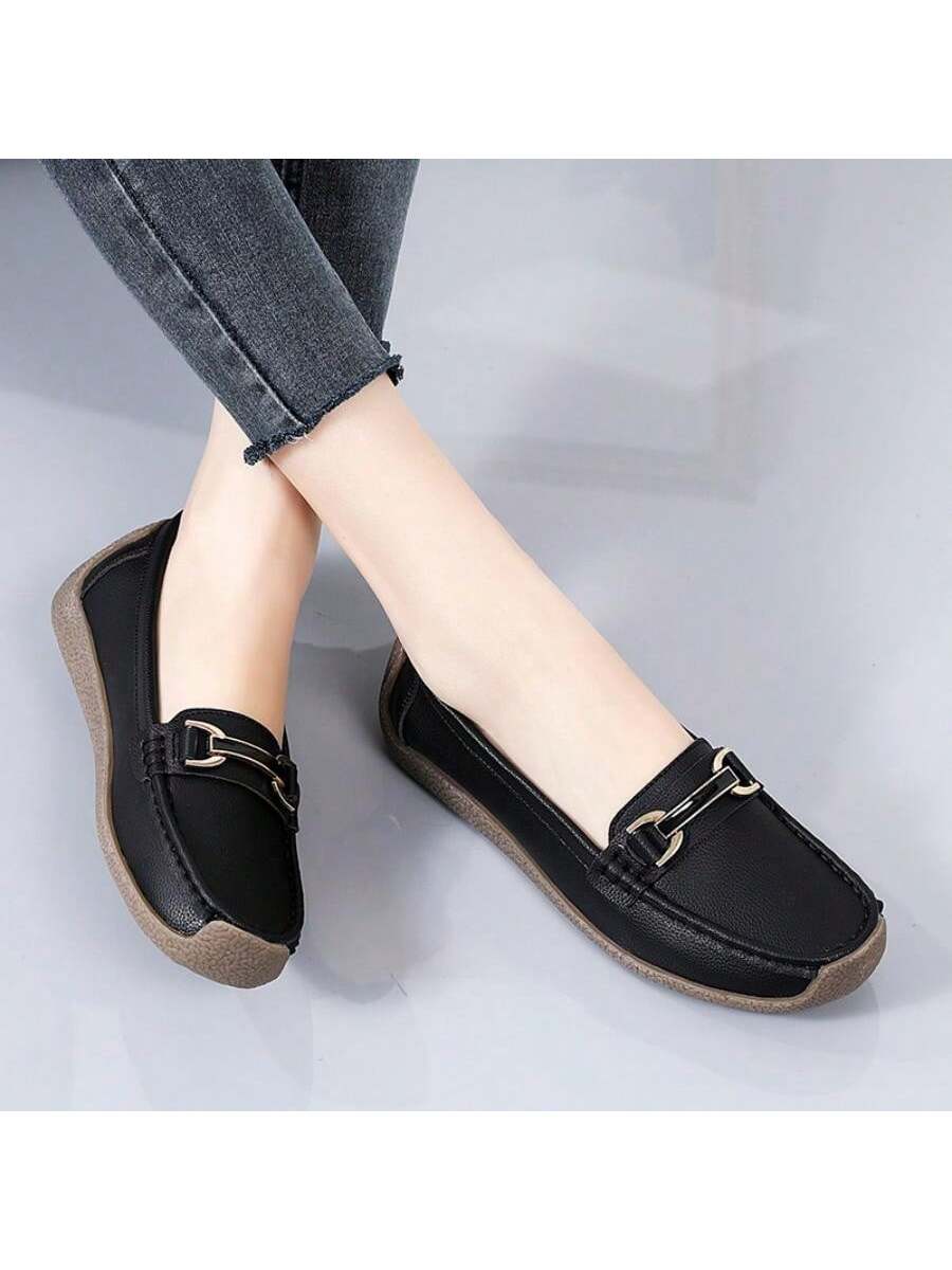 Slip into comfort and style with these soft bottom flat loafers, perfect for every season. With a plus size fit, you can stay comfortable and fashionable all day long. Don't sacrifice style for comfort - get the best of both worlds with these loafers.