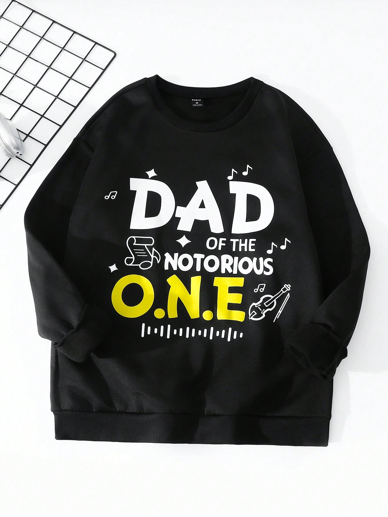 Get ready to rock and roll in style with our Cool and Comfy Men's Casual Contrast Color Violin Note Graphic Hoodie! Made with soft, comfortable fabric and featuring a unique violin note graphic design, this hoodie will keep you looking and feeling good all day long. Perfect for any music lover, this hoodie is the perfect combination of cool and comfy.