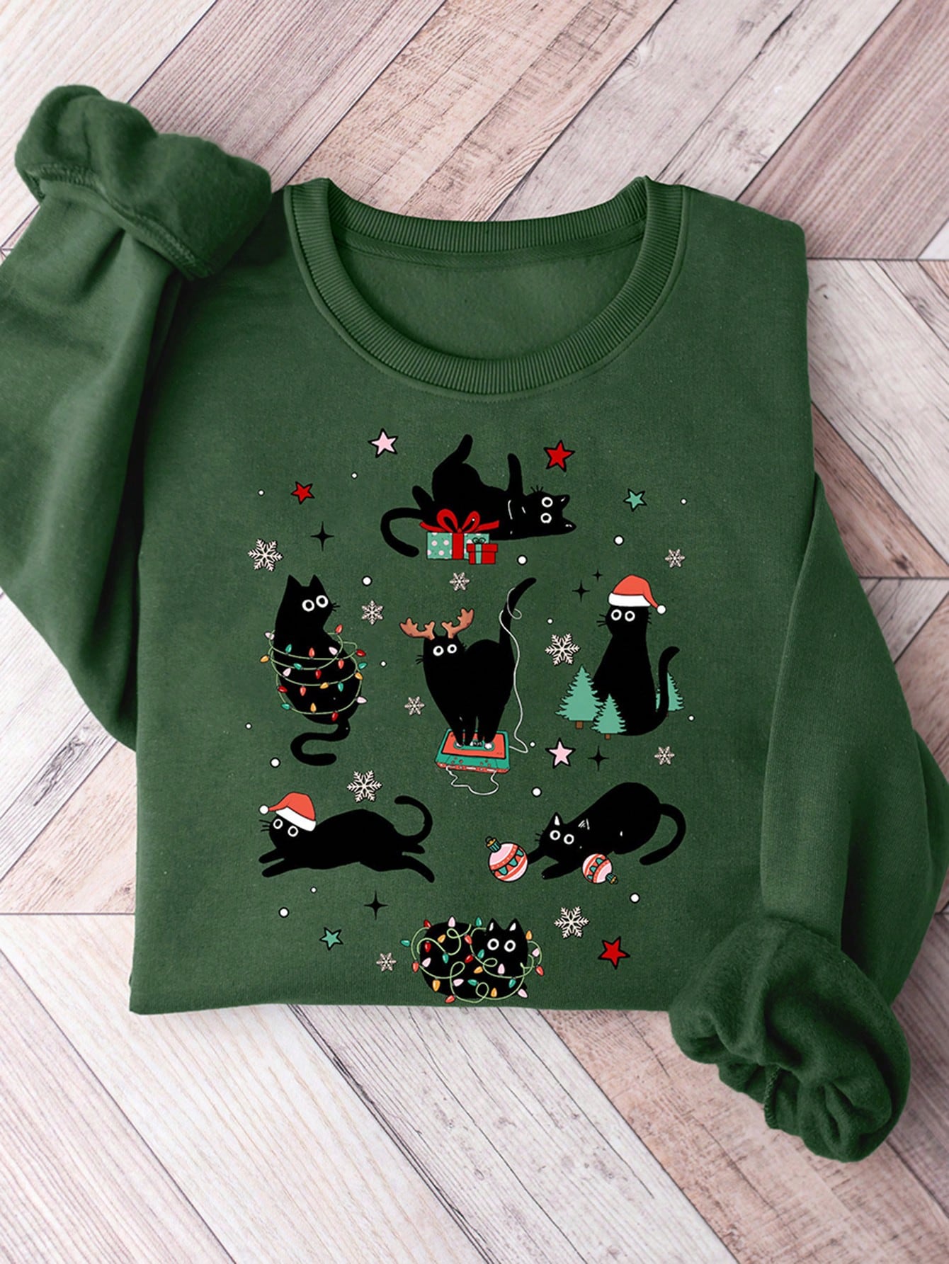 Expertly crafted with a festive Christmas print, this Cozy Casual sweatshirt for women is lined with soft fleece for extra warmth and comfort. Perfect for staying stylish and cozy during the holiday season.