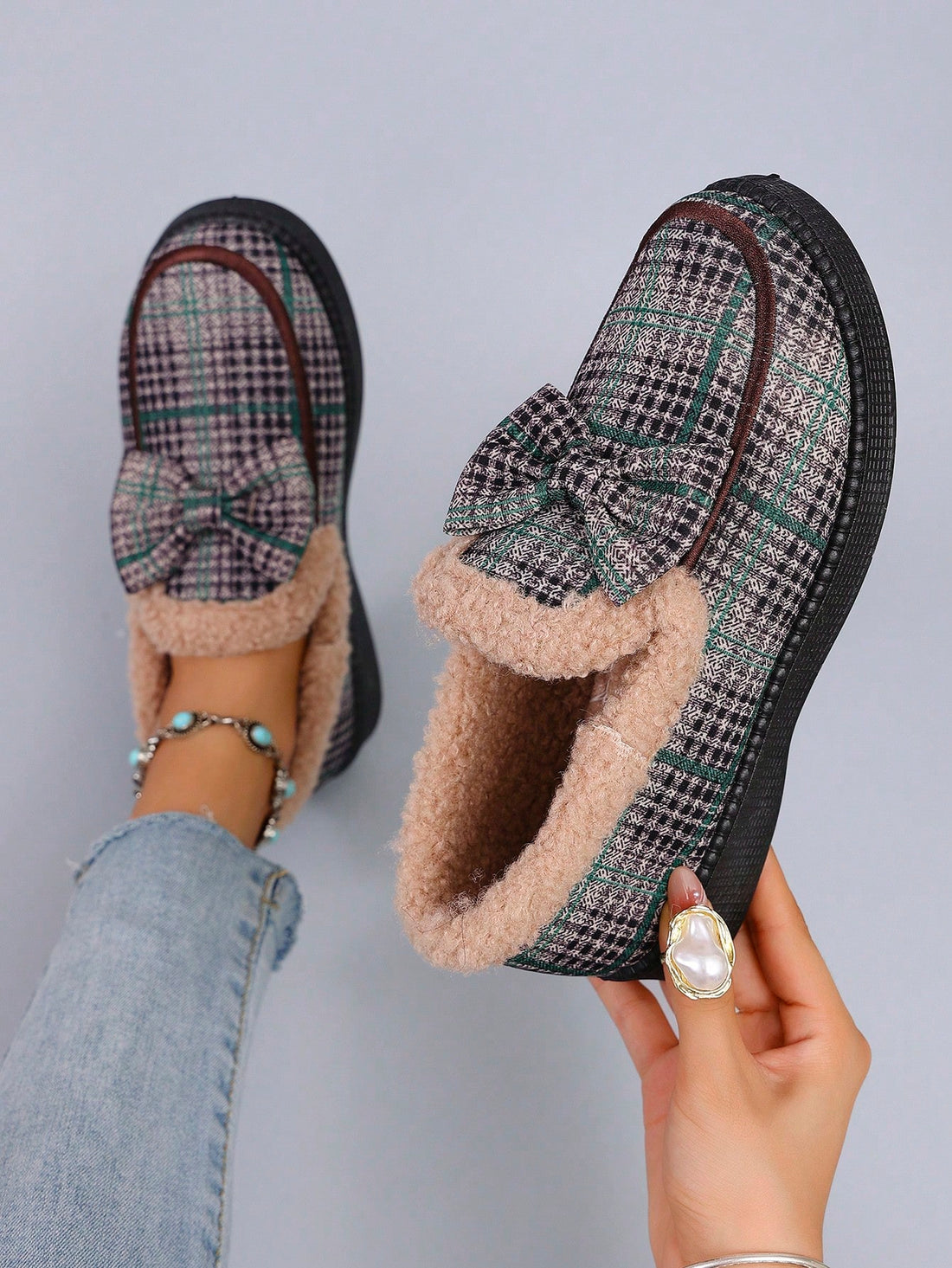 These women's winter snow boots are designed with both comfort and durability in mind. The anti-slip velvet material provides extra grip on snowy and icy surfaces, while the lightweight design ensures all-day comfort. Stay warm and stylish this winter season.