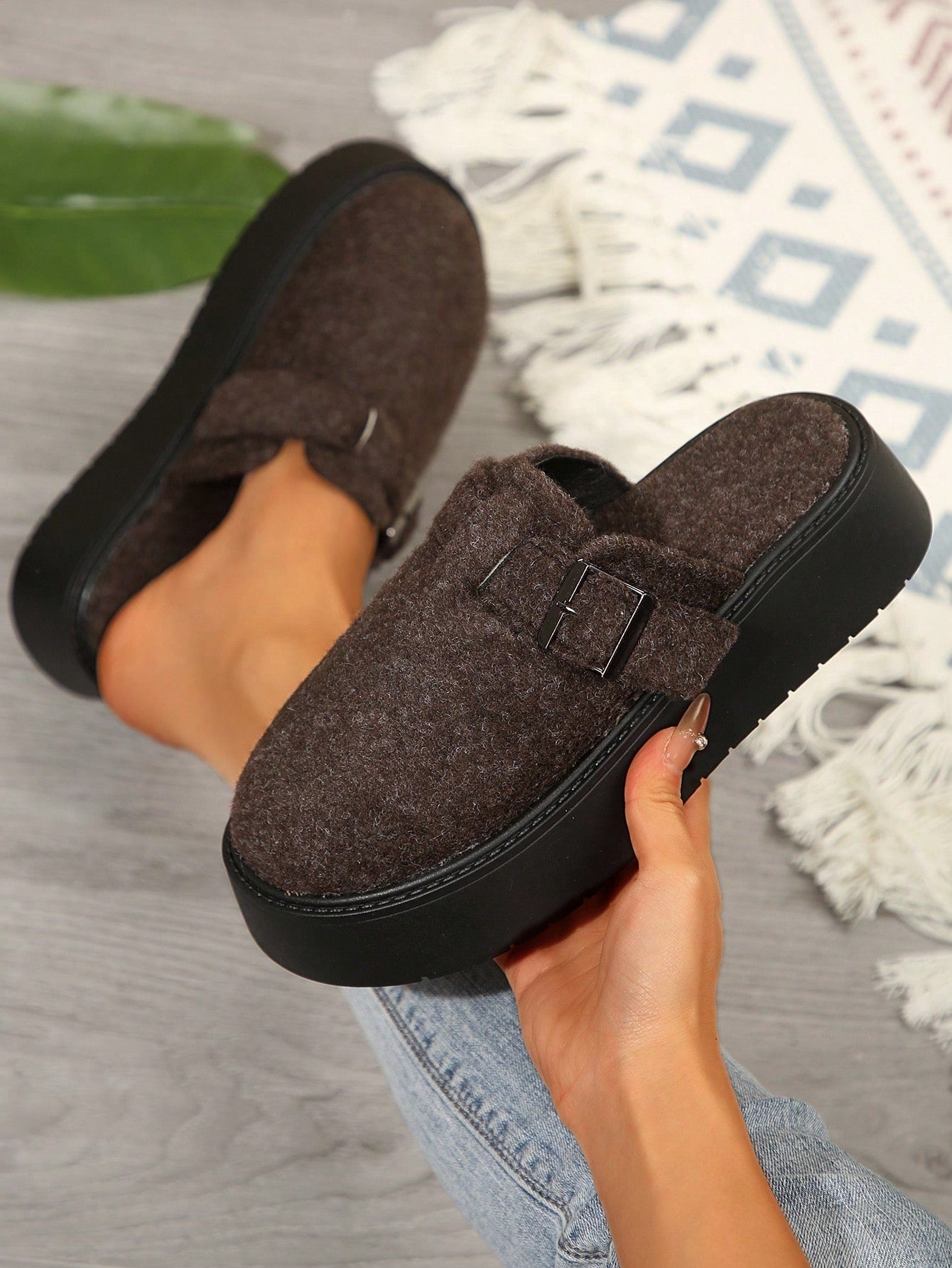 Take your comfort to a whole new level with Cozy Elevation: Women’s Thick Sole Velvet Closed Toe Slippers! Featuring a plush velvet material and non-slip soles, these slippers will keep your feet warm and secure on any surface. Say goodbye to cold toes and hello to cozy style.