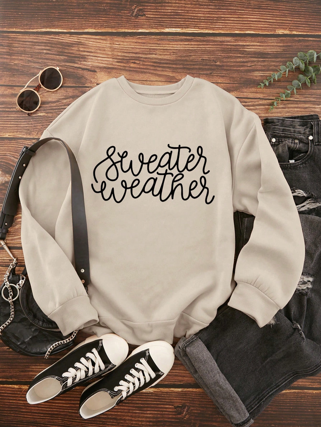 Wrap yourself in warmth and style with this Cozy Letter Graphic Thermal Lined Sweatshirt. Its soft thermal lining keeps you snug on chilly days, while the playful letter graphic adds a fun, trendy touch. Perfect for lounging or casual outings, this long sleeve sweatshirt blends comfort and cool effortlessly.