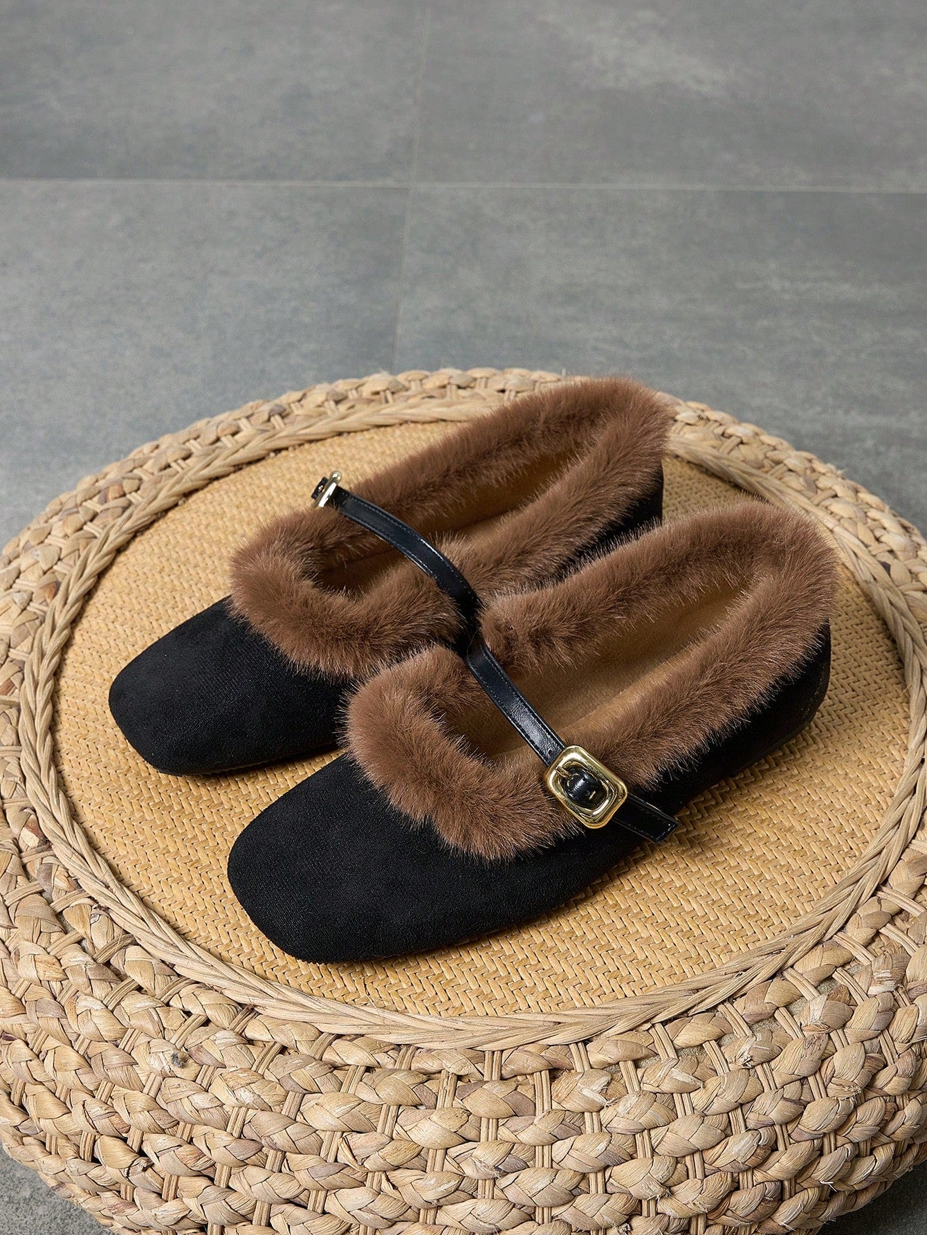 Pamper your feet with these Cozy and Stylish Soft Suede Loafers for Women! The luxurious fur lining provides ultimate comfort while the suede material adds a touch of stylishness. Slip into these loafers and stay warm and cozy all day long.